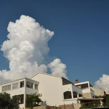 アパート Stefica フヴァル